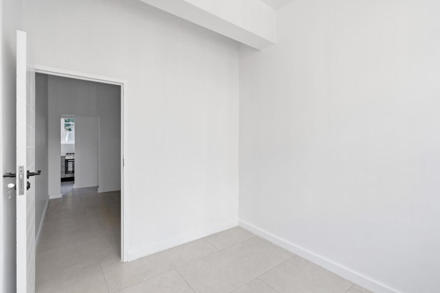 2 Bedroom Property for Sale in Sea Point Western Cape